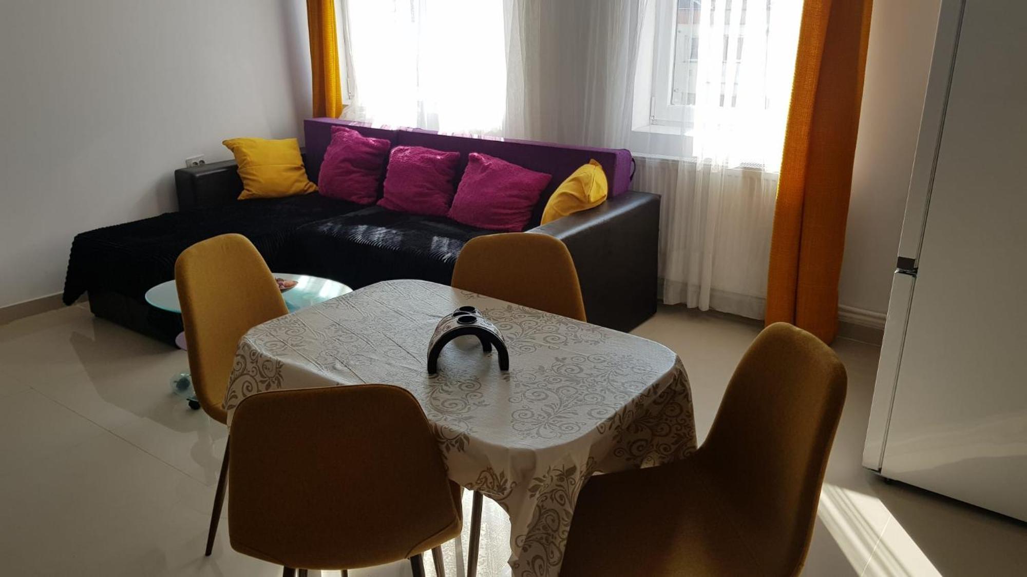 Cosy 2 Bedroom Apartment In New Town Braşov Exteriör bild