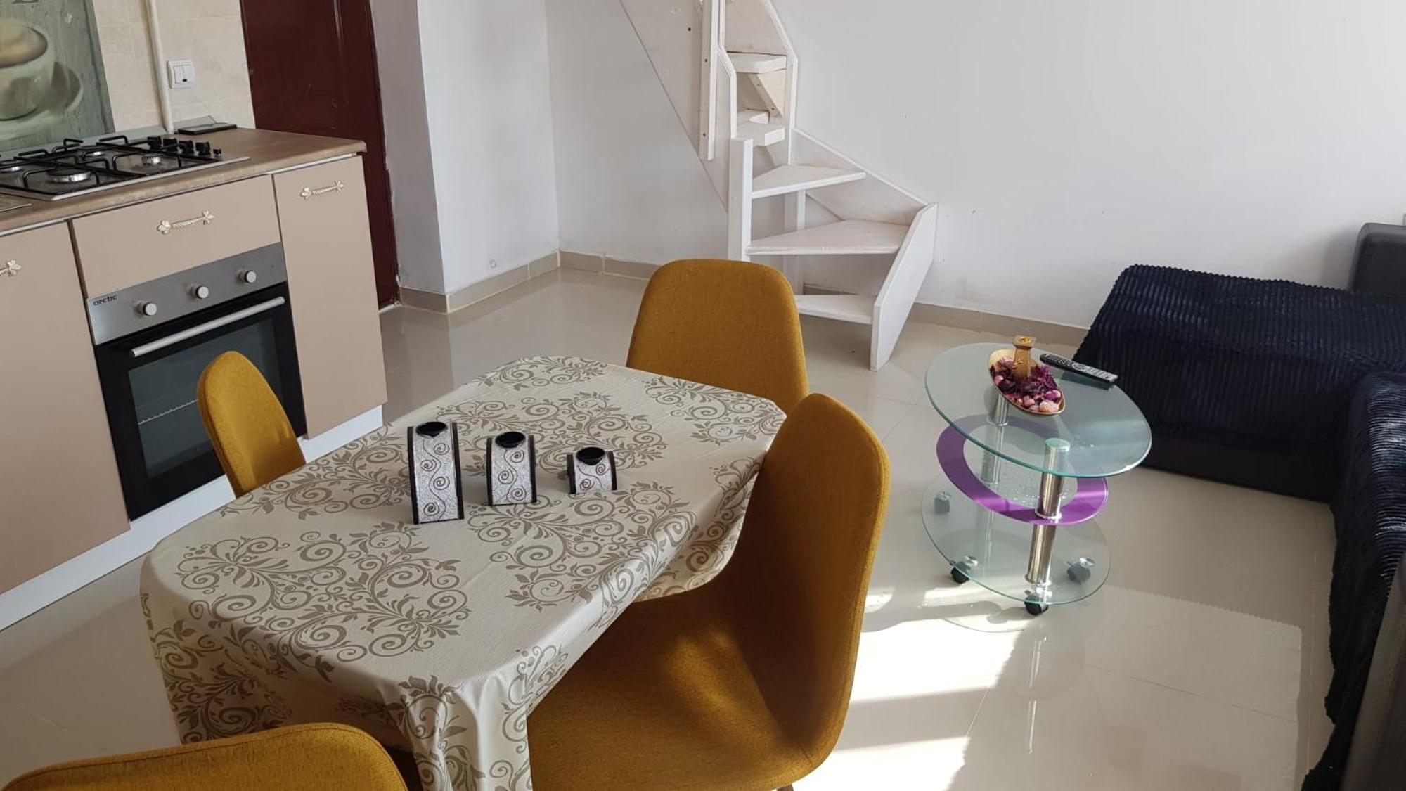 Cosy 2 Bedroom Apartment In New Town Braşov Exteriör bild