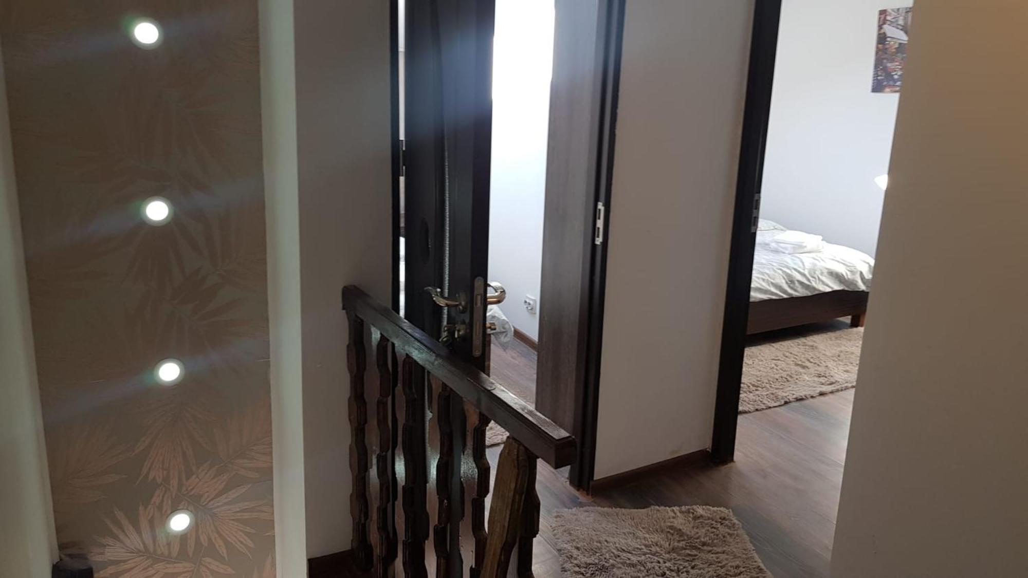 Cosy 2 Bedroom Apartment In New Town Braşov Exteriör bild
